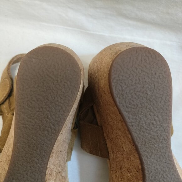 Clarks Patience Kelly Sandals (Soft Suede) - Picture 10 of 10